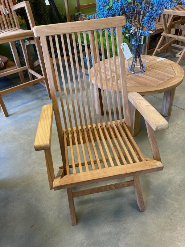 Folding teak chair with arms